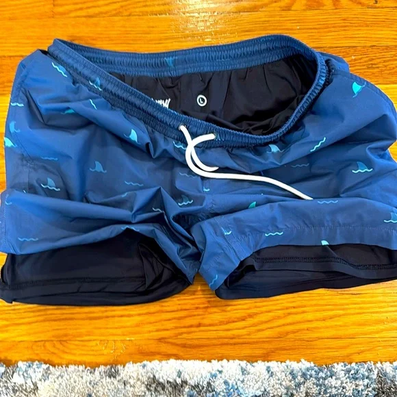 Mugsy Midnight Blue Swim Shorts with Whale Pattern Large - Picture 7 of 8